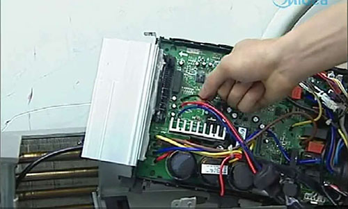 扶绥美的空调电话是多少